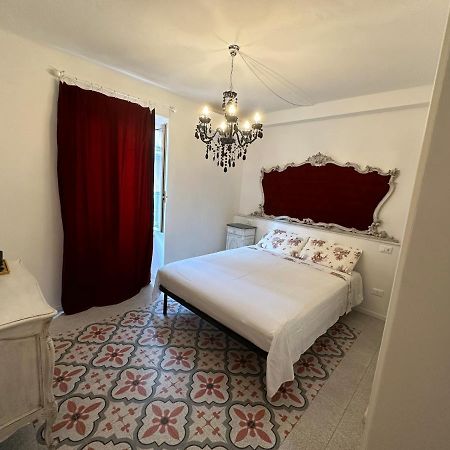 Elegante Stanza Rossa Mottino23 Bed & Breakfast Lerici Bagian luar foto