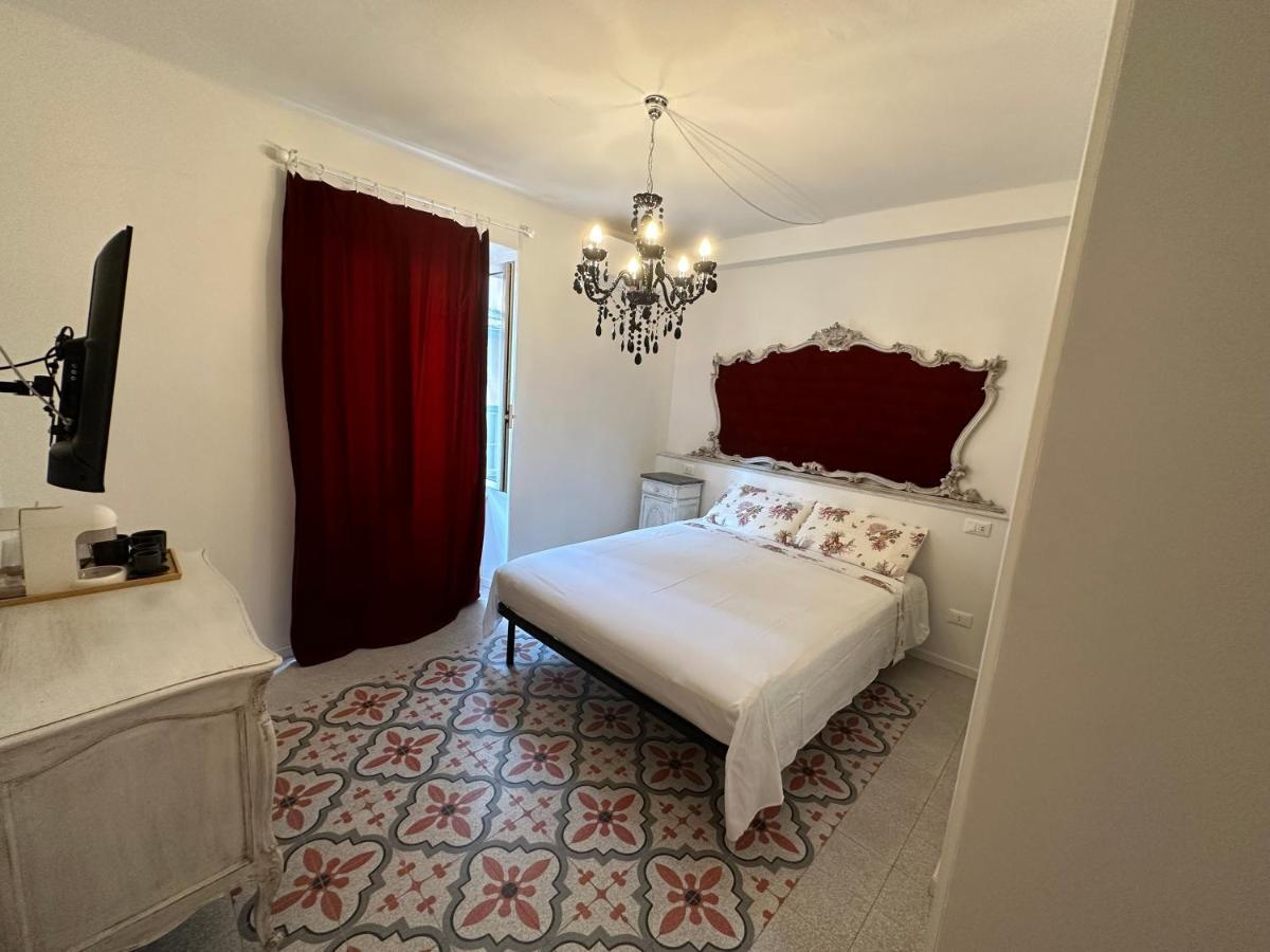 Elegante Stanza Rossa Mottino23 Bed & Breakfast Lerici Bagian luar foto